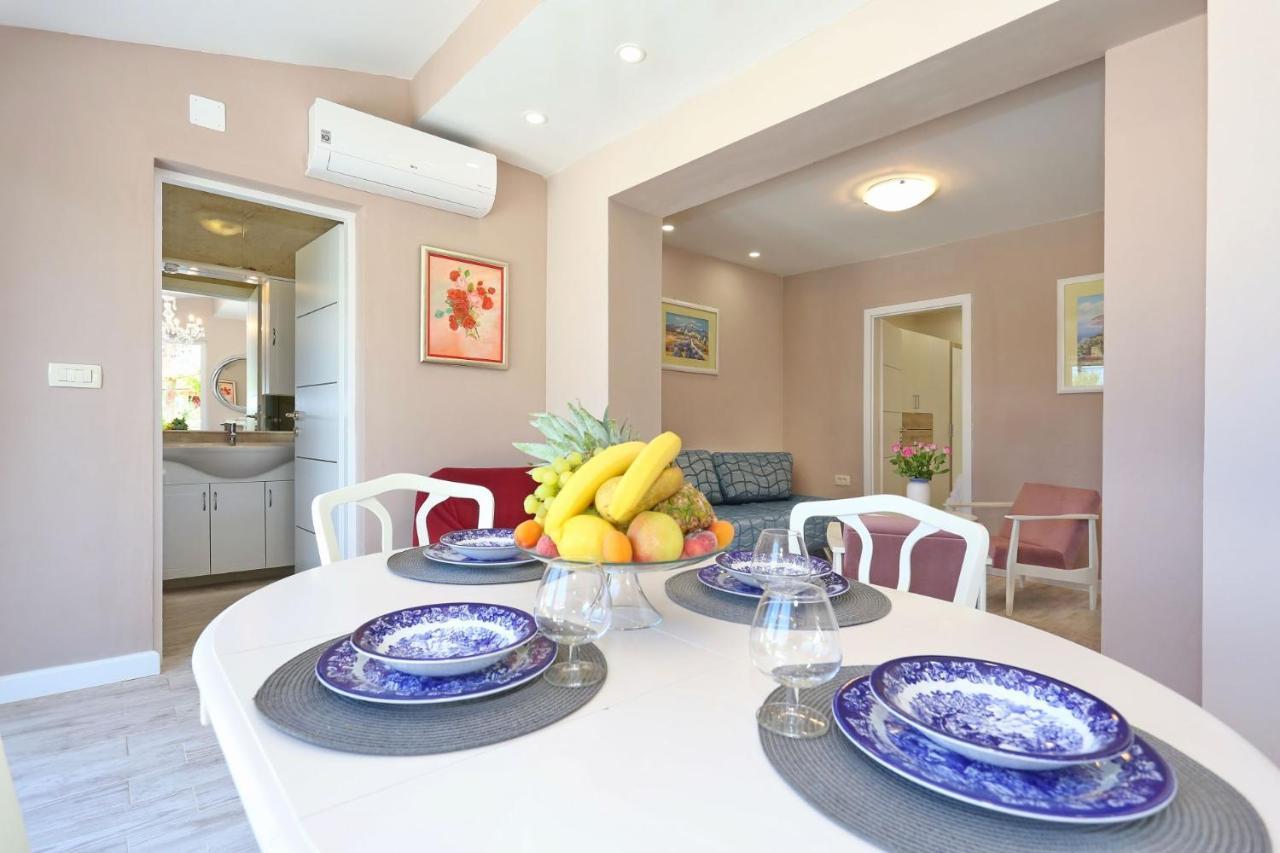 Willa Hacienda Mia With Yacuzzi,bbq , Free Parking Zadar