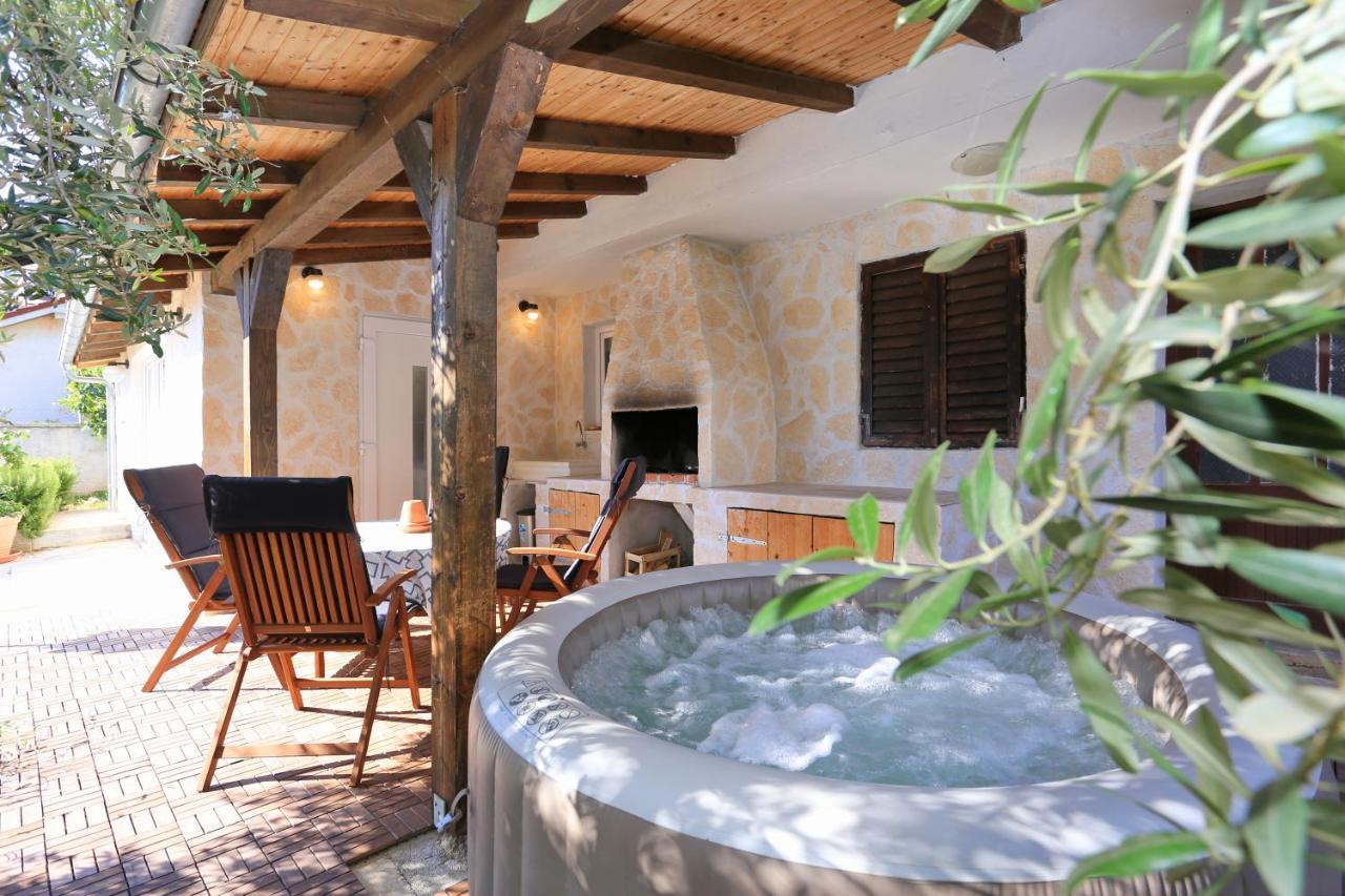 Hacienda Mia With Yacuzzi,bbq , Free Parking Zadar